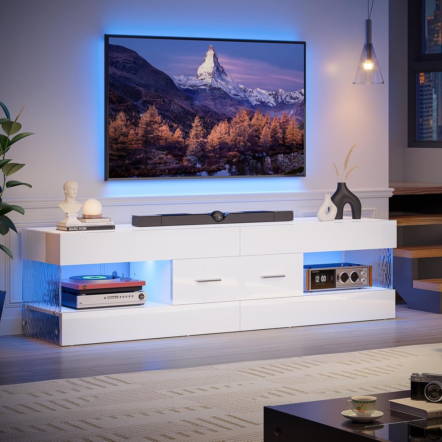 Hochglanz-TV-Schrank mit LED-Beleuchtung und gro?er Schublade fur Fernseher bis 65